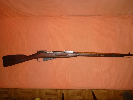Un amigo vende estas armas: Mosin Nagant  (250 €) y Destroyer (225€). El lote por 425 €.
Las armas están 02