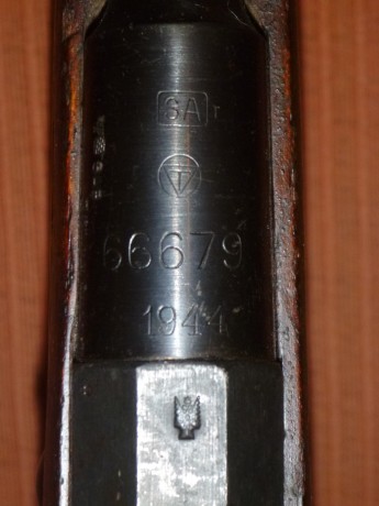 Un amigo vende estas armas: Mosin Nagant  (250 €) y Destroyer (225€). El lote por 425 €.
Las armas están 11