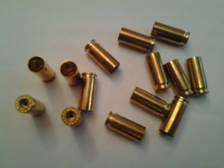 Vendo casquillos 38 super comp nuevos star line precio ud 0,12€( Cantidad minima 1000 ud.) y 45 star line 01