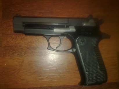 Hola gente, tengo un problema con mi pk 30, tengo la pistola con el seguro puesto pero no soy capaz de 40