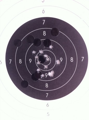 Sin lugar a dudas la pistola 9mm mas precisa de todos los tiempos es la SIG P210. Es imbatible en precisión 101