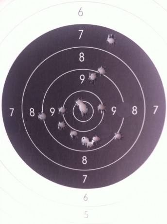 Sin lugar a dudas la pistola 9mm mas precisa de todos los tiempos es la SIG P210. Es imbatible en precisión 100