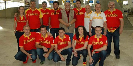 Como bien dice el refrán, arrieros somos......

No deja de ser curiosa la polémica con el diseño de ropa 00