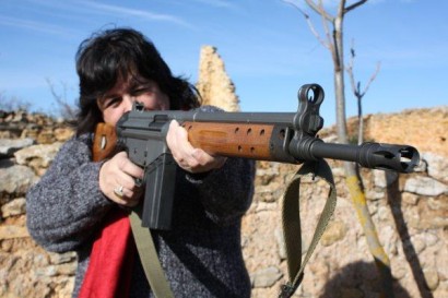 hola compañeros,m gustaria crear una encuesta para saber q variante de los fusiles de asalto cetme y ak-47 140