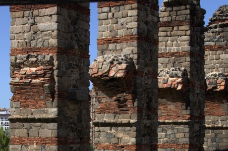 Unas afotos de algo de lo que nos dejaron los ingenieros romanos en Mérida. 02