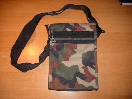 Hola!!!

Vendo bolso de camuflaje con capacidad para transportar arma corta. La Glock-17 cabe a la perfeccion 02