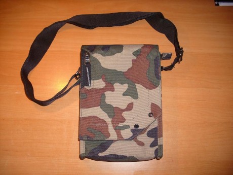 Hola!!!

Vendo bolso de camuflaje con capacidad para transportar arma corta. La Glock-17 cabe a la perfeccion 01
