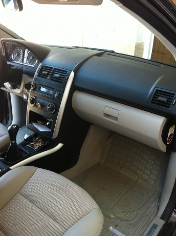 Hola

Vendo  MERCEDES BENZ
 Modelo  clase A 
matriculado en el año 2008
motor diesel 180 CDI.
72000 km
Todos 30