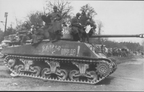 según tengo entendido en la segunda guerra mundial los EE.UU dieron como ayuda a los soviéticos material 31