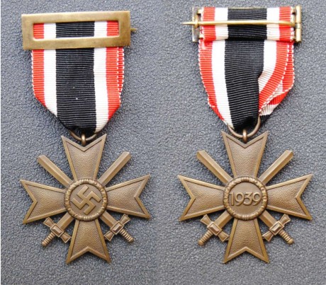 https://coleccindemedallas-serteco.blogspot.com.es/2012/08/cruz-al-merito-de-guerra-kvk-de-2-clase.html 00