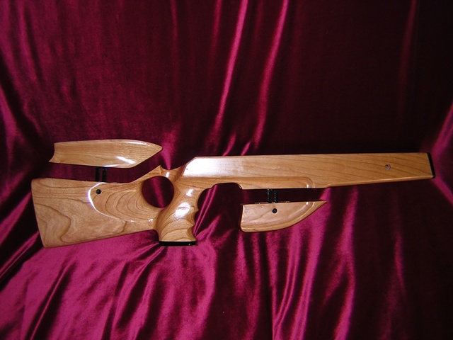 os presento unas culatas hechas en nogal y cerezo.  http://www.armas.es/images/fbfiles/images/DSCN1887.JPG 120