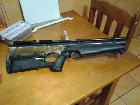 ¿Algún sitio donde las vendan bullpup de polímero (plástico duro negro)? Los que las hacen aqui se piensan 60