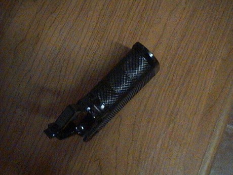 por si a alguien le pueda interesar vendo grip 
aluminio hecho en españa para sti/svi/sps.com muy poco 00