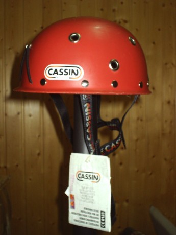 Casco escalada mara CASIN. Nuevo con sus etiquetas.
Para escalada, barranquismo, espeleologia o trabajos 00