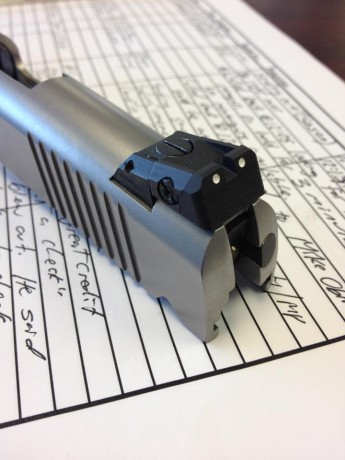 Tengo una duda con esta  pistola  y que por más que leo por la web no me termina de quedar clara.
¿Se 11