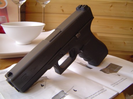 Hola, recientemente adquiri una glock-17 4ºgen con menos de 2 años y poco uso

La primera impresion es 01