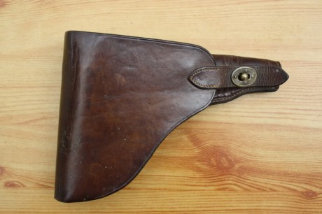 Hace unos días encontré por casualidad en una web extranjera un arma a la venta que hacía muchos años 50