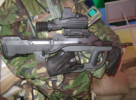 Se puede confirmar con las fotos que están adquiriendo SCAR-L

Pero también se ha visto la policía Francesa 10