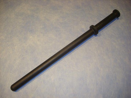 Hola!!!

Vendo defensa semirrígida. 
Marca: SHOKE
Material: elastómero
Longitud: 60 centimetros.
Estado: 01