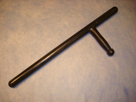 Hola!!!

Vendo defensa semirrígida. 
Marca: SHOKE
Material: elastómero
Longitud: 60 centimetros.
Estado: 11