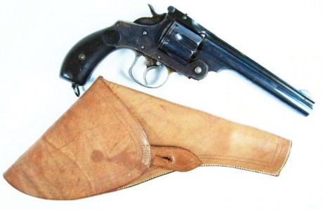 Hace unos días encontré por casualidad en una web extranjera un arma a la venta que hacía muchos años 72