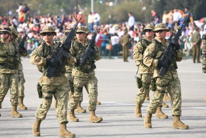 ...y claro, tras el nombramiento (me paga un pastón) me ha encomendado que conforme su ejército, para 140