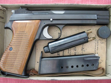 Hace unos días encontré por casualidad en una web extranjera un arma a la venta que hacía muchos años 111