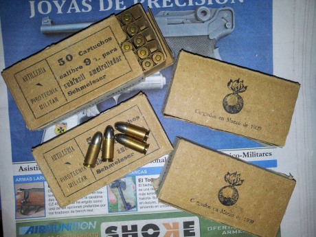Buscando una caja de municion antigua para completar la Bergmann 1908, encontré ésto. 50