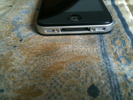 Vendo una réplica de alta calidad del iPhone 4.

Es libre de fábrica, válida para cualquier compañía.

Tiene 11