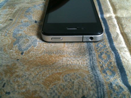 Vendo una réplica de alta calidad del iPhone 4.

Es libre de fábrica, válida para cualquier compañía.

Tiene 10