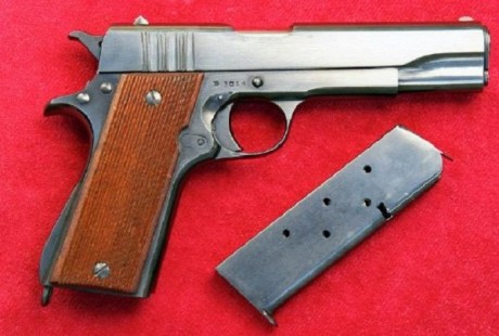 Hace unos días encontré por casualidad en una web extranjera un arma a la venta que hacía muchos años 131