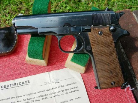 Hace unos días encontré por casualidad en una web extranjera un arma a la venta que hacía muchos años 51