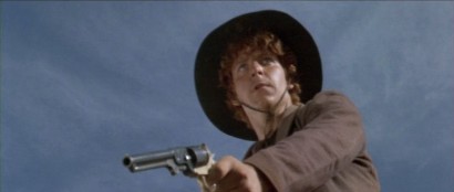 Compañeros,

En vista de las ganas de algunos (Elcafe, Wilcow, Vrakk, etc) por adivinar armas de películas 60