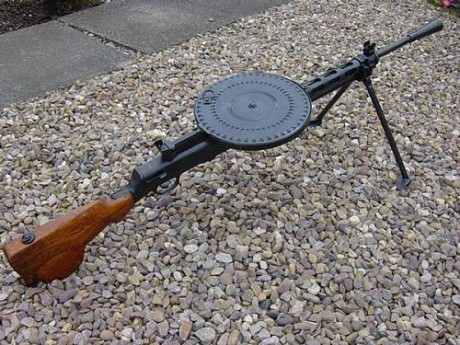 Hace unos días encontré por casualidad en una web extranjera un arma a la venta que hacía muchos años 40