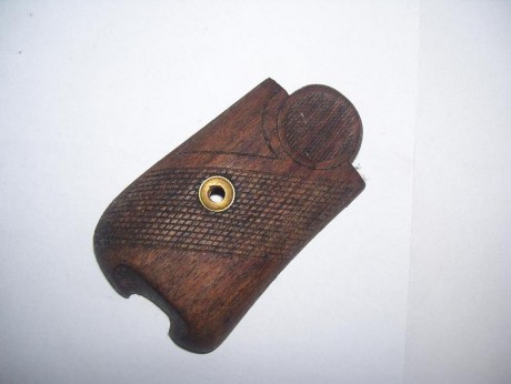 Hace unos días encontré por casualidad en una web extranjera un arma a la venta que hacía muchos años 00