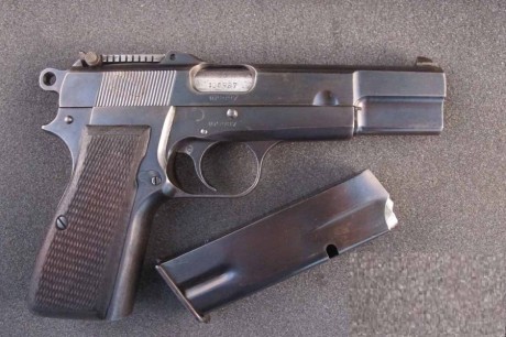 Hace unos días encontré por casualidad en una web extranjera un arma a la venta que hacía muchos años 32