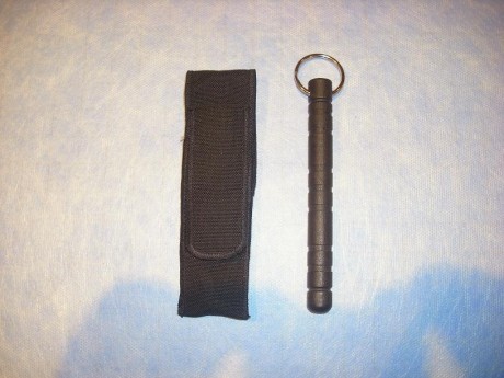 Hola!!!

Vendo Kobutan en polímero.
Longitud 15,3 centímetros. (6”)
Funda  cordura con cierre y lengüeta 01