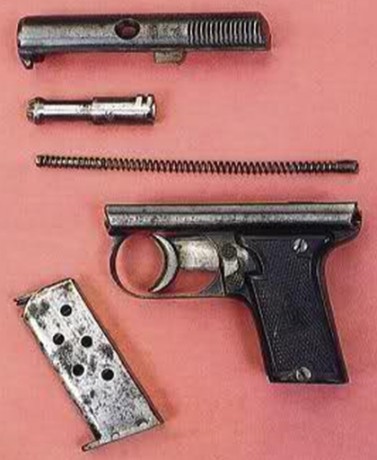 Hace unos días encontré por casualidad en una web extranjera un arma a la venta que hacía muchos años 20