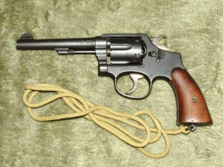 Hace unos días encontré por casualidad en una web extranjera un arma a la venta que hacía muchos años 90