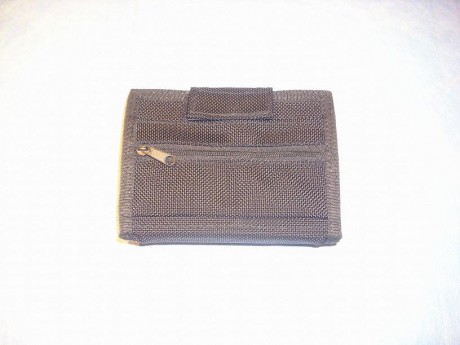 Hola!!!

Vendo cartera porta bloc de notas marca Nidec en cordura.
Medidas: 10 x 8 cm.
Con cierre y lengüeta 01