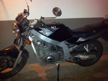 A ver si tenemos suerte...

Busco moto, preferiblemente naked o semicarenadas y de cilindrada de 500 en 140