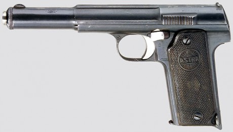 Hace unos días encontré por casualidad en una web extranjera un arma a la venta que hacía muchos años 81