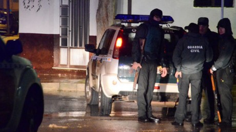 A raíz de las imágenes del tiroteo en El Salobral, Albacete,
ví unos guardias civiles con el cetme.
Y 70