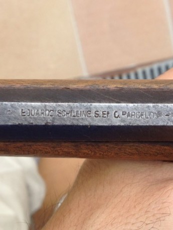 Debido a la muerte de un familiar muy aficionado a las armas, hemos encontrado varias armas antiguas, 02