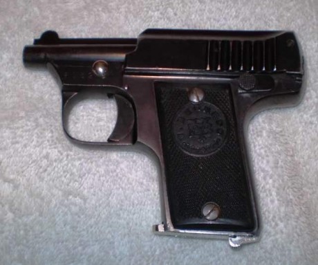 Hace unos días encontré por casualidad en una web extranjera un arma a la venta que hacía muchos años 151