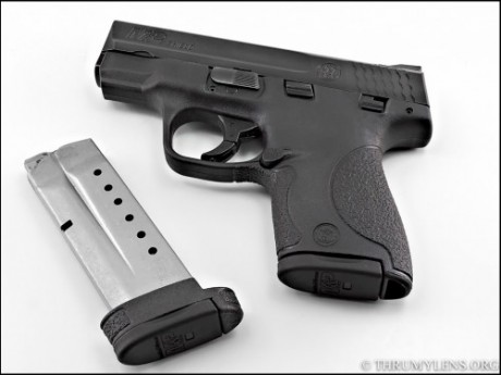 Hola, ¿Qué os parece la nueva pistola de S&W, M&P SHIELD ? Alguien que la tenga o haya tenido 00