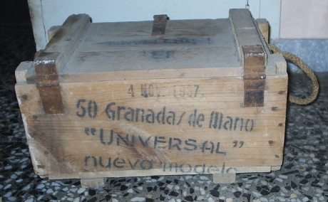  Buen corto !! pero hay una gran pega!! esos uniformes ni siquiera son españoles y esas escopetas de caza 82