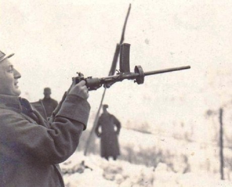 Hace unos días encontré por casualidad en una web extranjera un arma a la venta que hacía muchos años 00