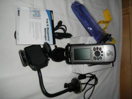 .VENDO:  GPSMAP GARMIN 76 CS IMPECABLE (Como nuevo)
* 2 soportes para coche de excelente sujeción.
* 1 02