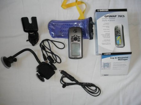 .VENDO:  GPSMAP GARMIN 76 CS IMPECABLE (Como nuevo)
* 2 soportes para coche de excelente sujeción.
* 1 01